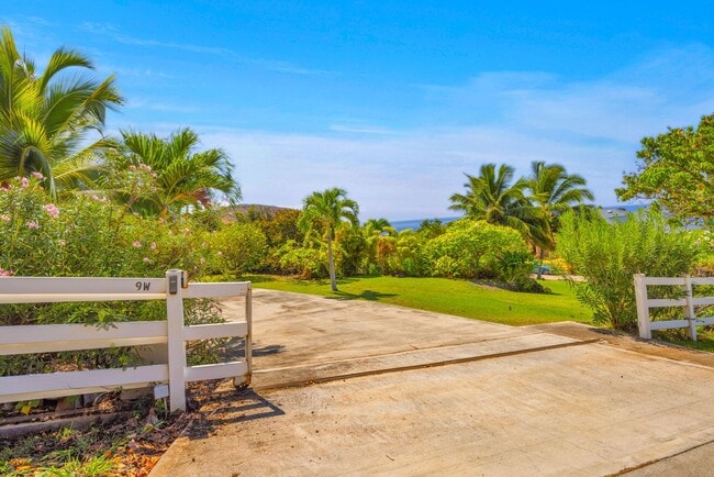 Building Photo - Launiupoko Long-Term Rental – Panoramic Views & Central A/C