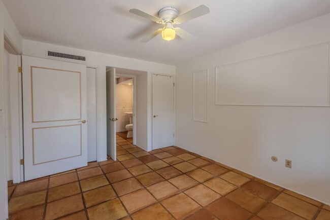 Building Photo - Green Valley Villas East Townhomes 55+ Com...