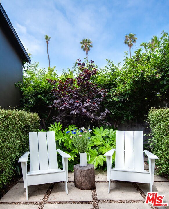 Building Photo - 757 1/2-757 1/2 Milwood Ave