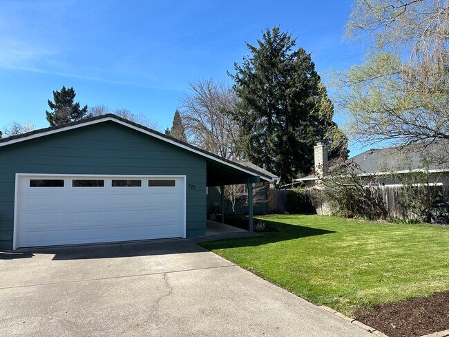 Primary Photo - 720 Freeman Rd