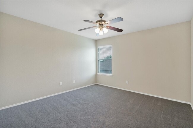 Building Photo - 4402 Emerald Leaf Dr
