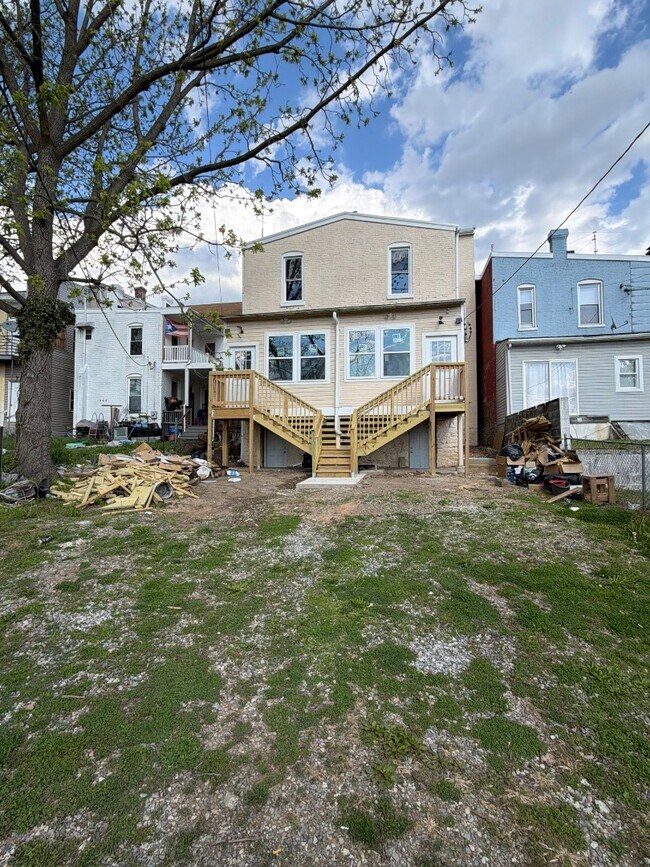 Building Photo - 267 S Potomac St