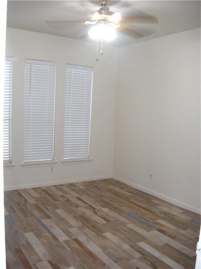 Building Photo - 2529 Rio Grande St