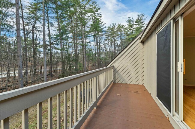 Building Photo - 32 Suffolk Ct