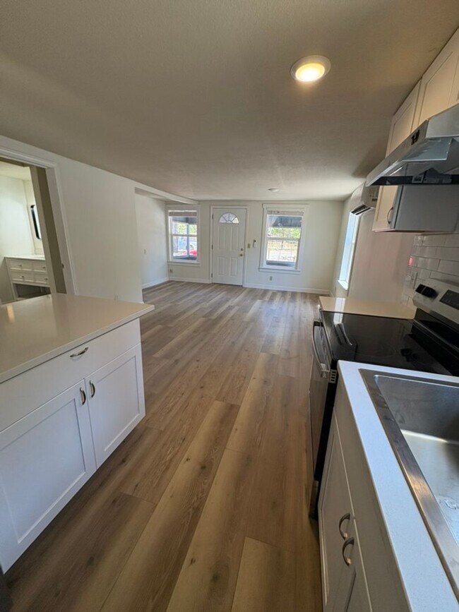 Building Photo - 52563 Doe Ln