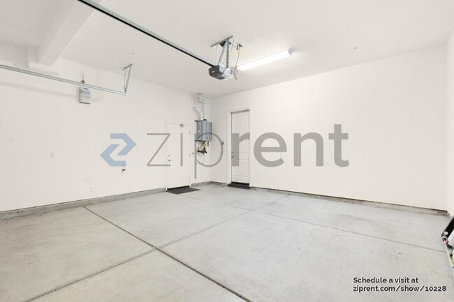 Building Photo - 941 Bracken Ct