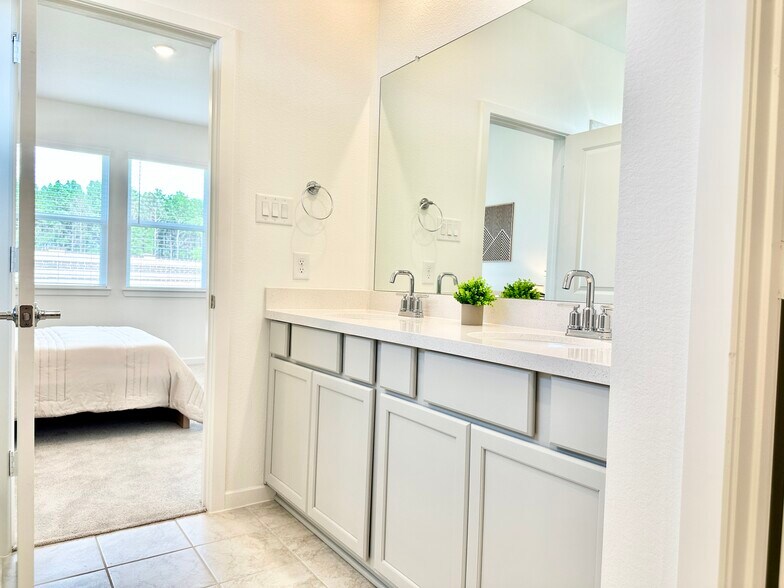 Building Photo - 7734 Primrose Myrtle Ln