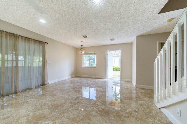 Building Photo - 1335 SW 48th Terrace