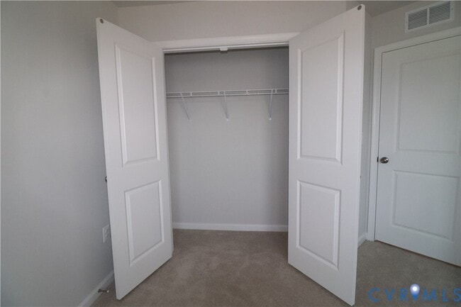 Building Photo - 419 Burden Dr