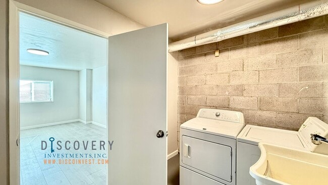 Building Photo - Contemporary San Leandro Hills Home