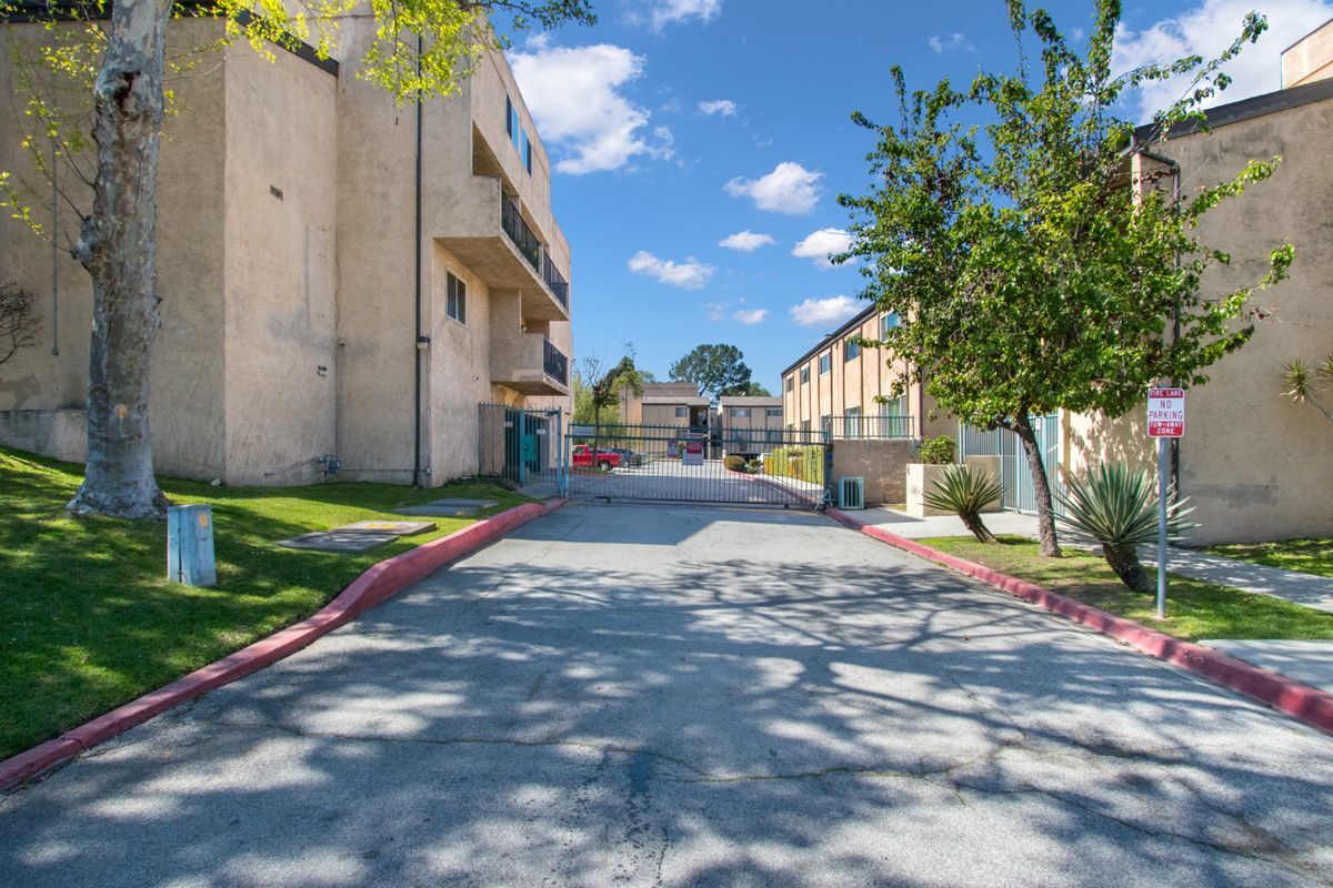 Building Photo - 1705 Neil Armstrong St