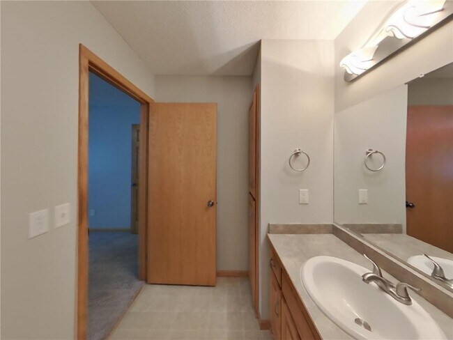 Building Photo - 15811 Yellow Pine St NW