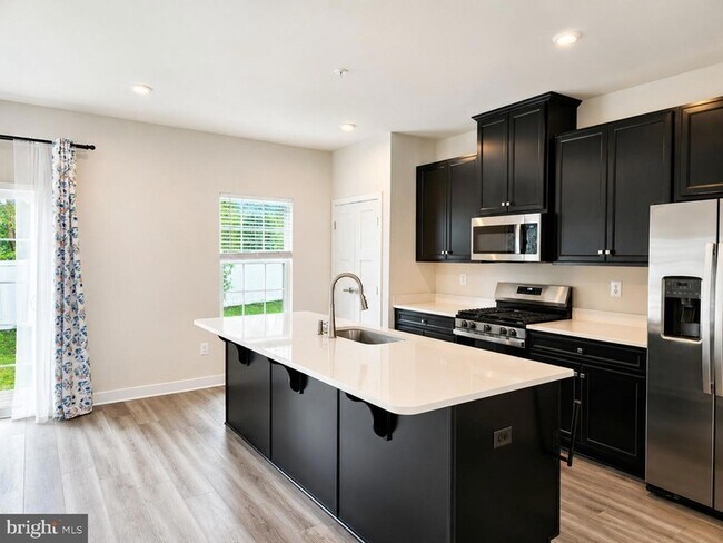 Building Photo - 340 Paca Gardens Ln