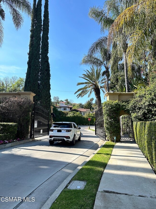 Building Photo - 4328 Park Verdi