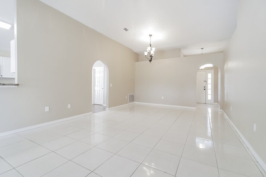 Building Photo - 438 Grand Royal Cir