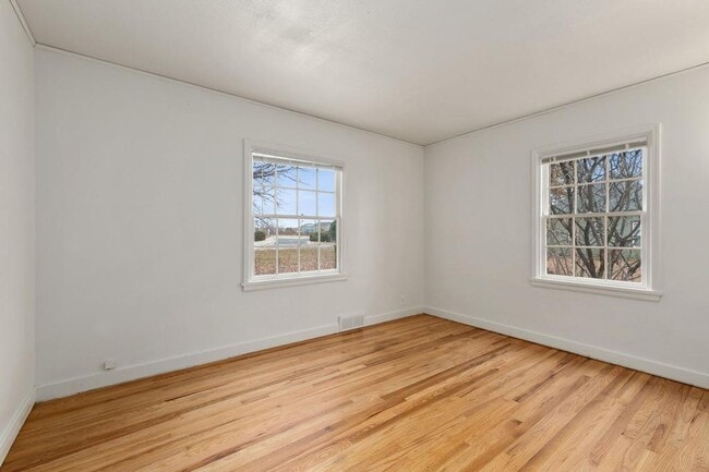 Building Photo - 2856 E 1st St