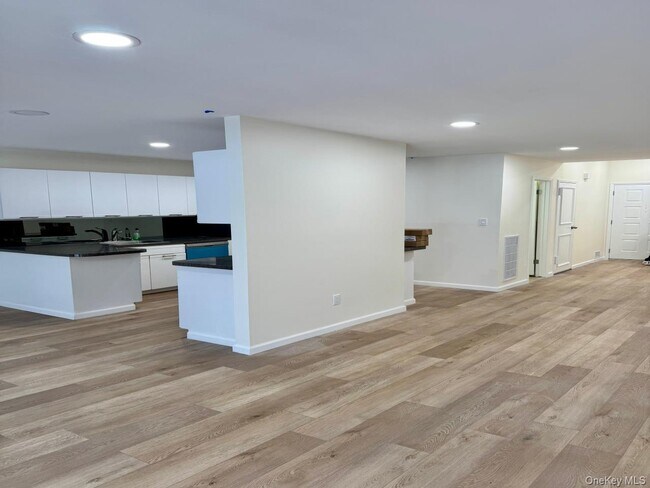 Building Photo - 80 Northgate Cir