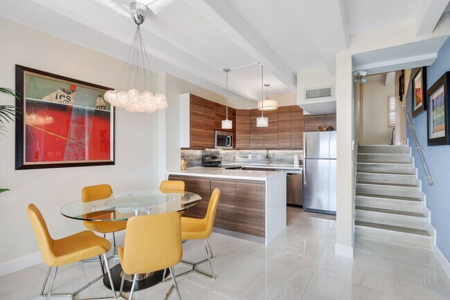 Building Photo - 250 S Ocean Blvd