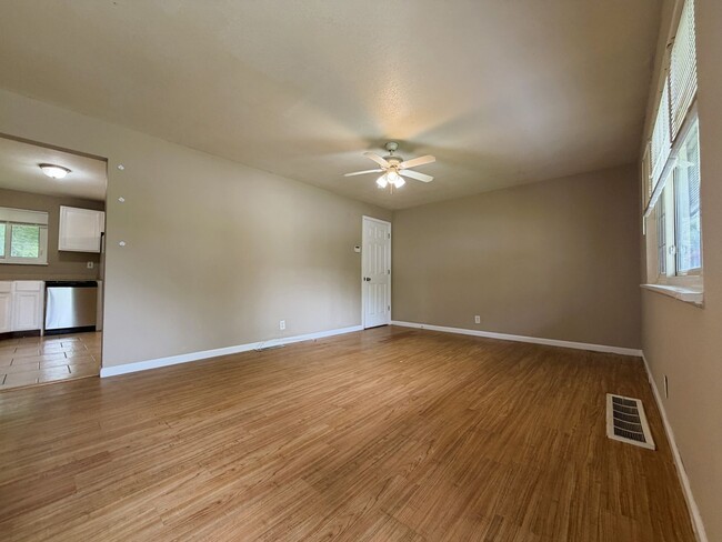 Building Photo - Spacious 3 Bedroom Rental - Ready for Immediate Move-in!