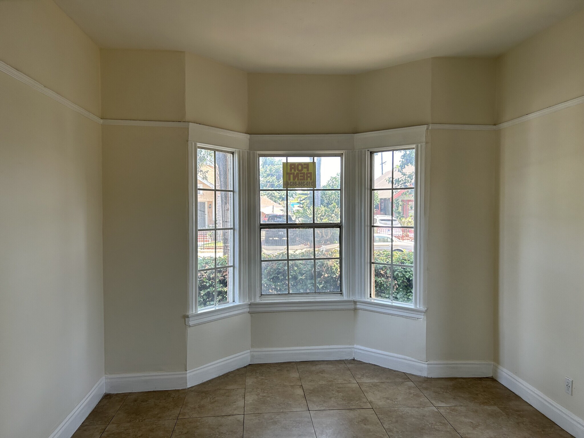 Building Photo - 4221 S Olive St