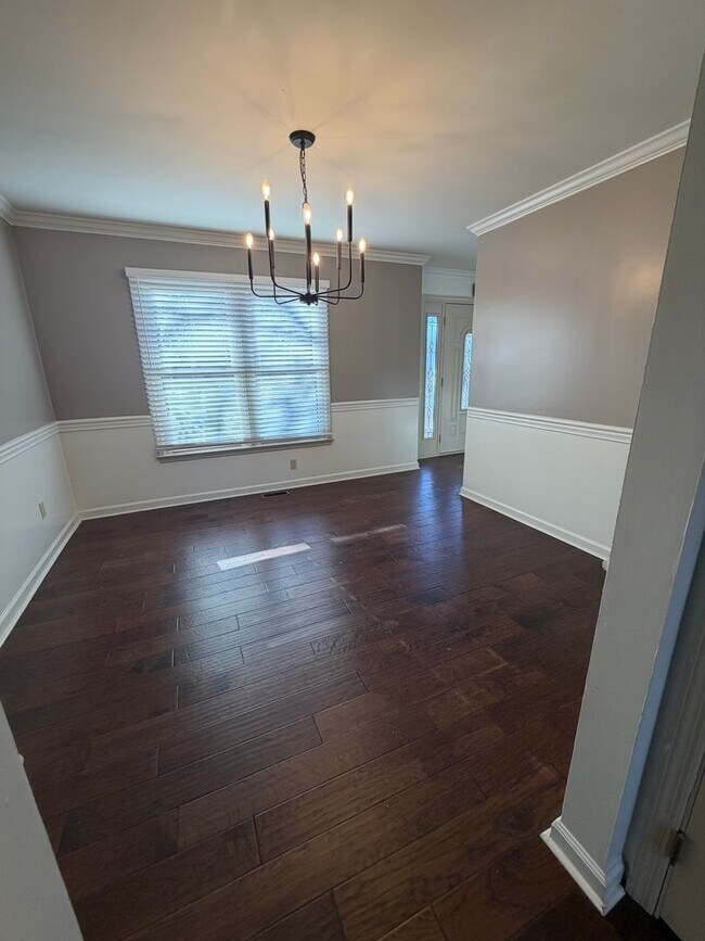 Building Photo - 4 Bedrooms with Finished Basement and Bonus Room!