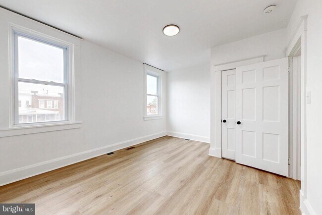Building Photo - 2320 W Lexington St