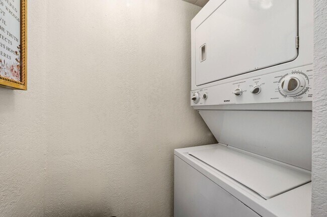 Building Photo - 385 W Pierson St