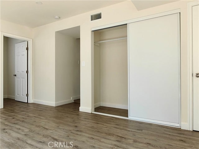 Building Photo - 960 E Columbia Ave