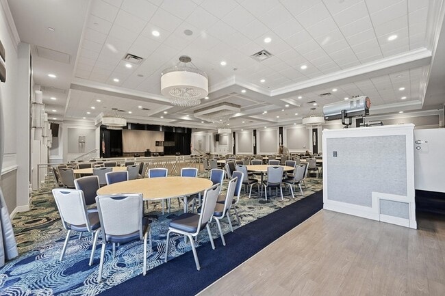 Building Photo - 5187 Europa Dr