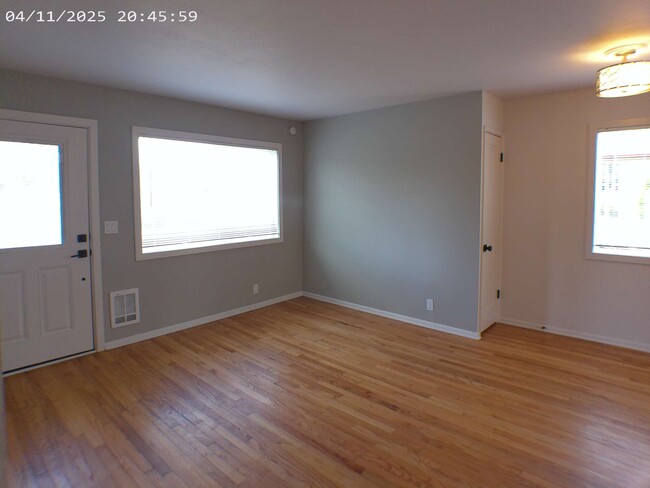 Building Photo - 3712 SE 56th Ave