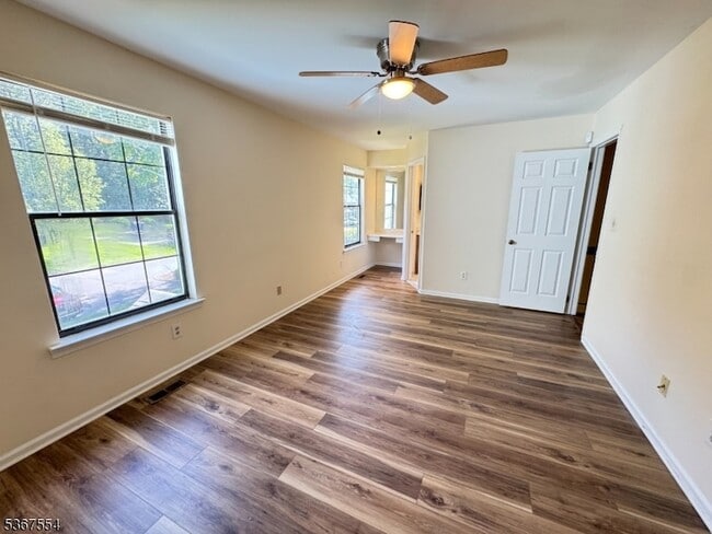 Building Photo - 3606 Cricket Cir