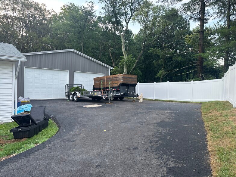 Building Photo - 38 Bramble Ln