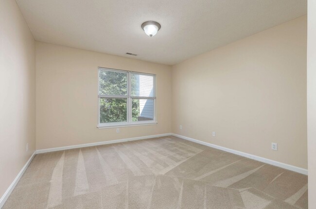Building Photo - 9415 Magnolia Ridge Dr