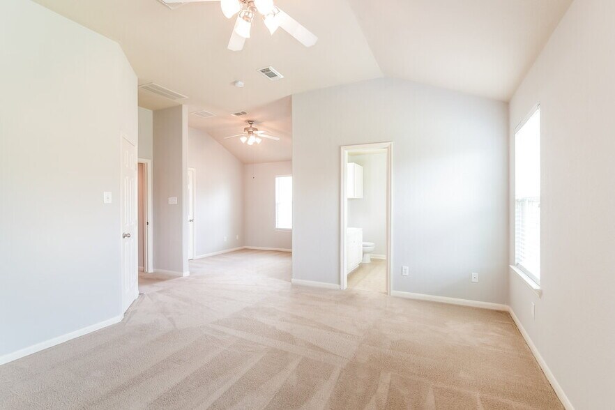 Building Photo - 17918 Green Trace Ln