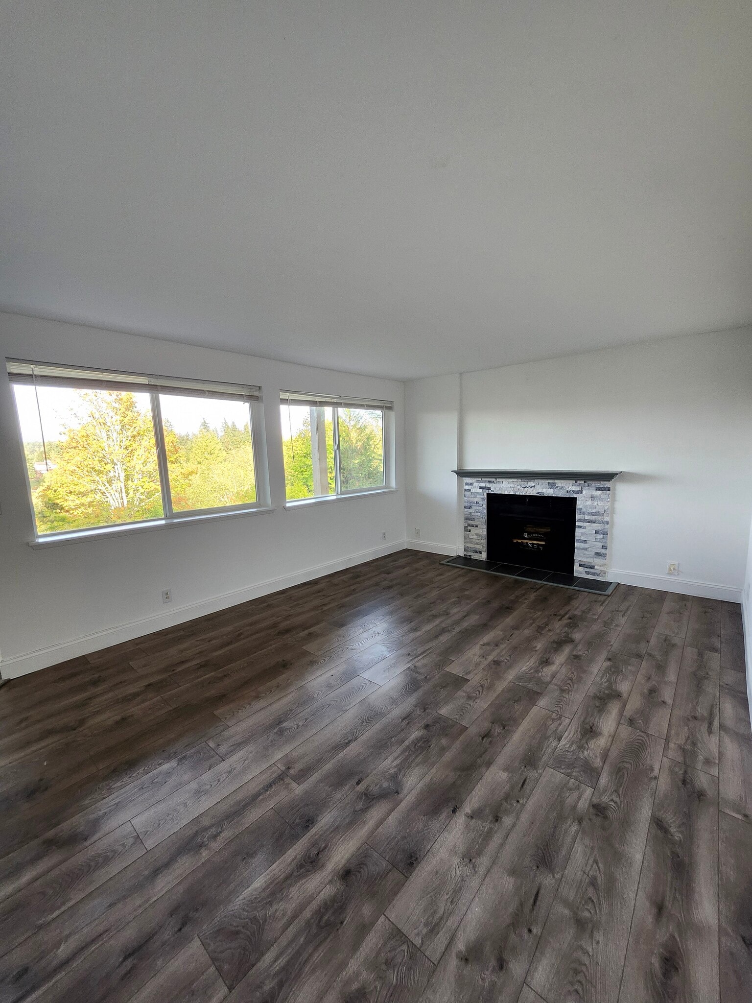 Building Photo - 20183 Vikings Crest Loop NE