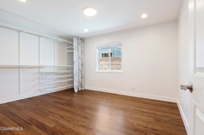 Building Photo - 3142 Casitas Ave