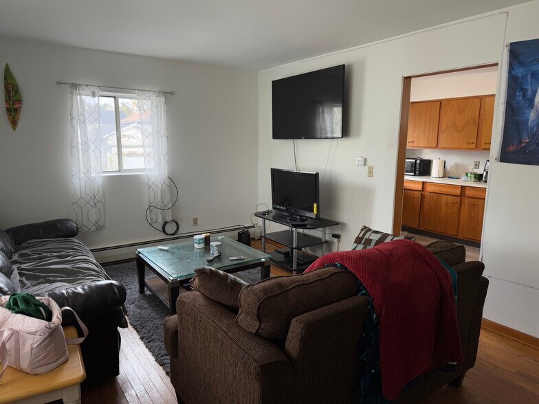 Primary Photo - 12 Virginia Ave