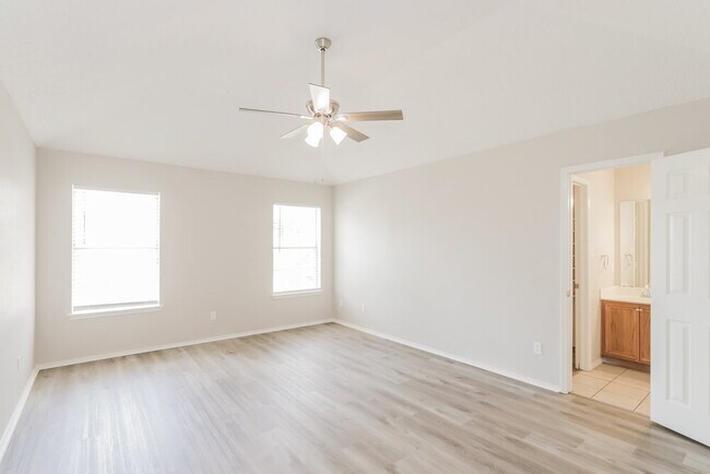 Building Photo - 1002 Aries Ct