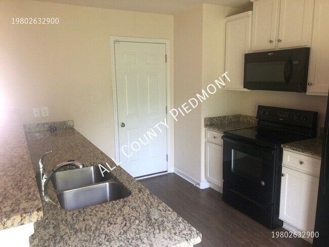 Building Photo - 3009 Chatuge Ct