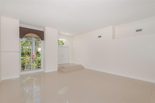 Building Photo - 10418 Brasilia St
