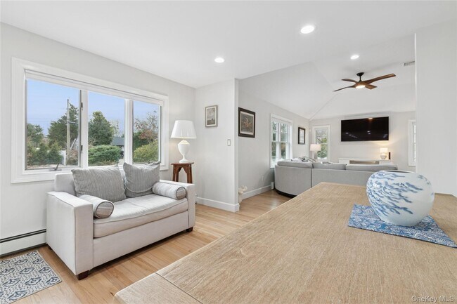 Building Photo - 4 Chestnut Ln