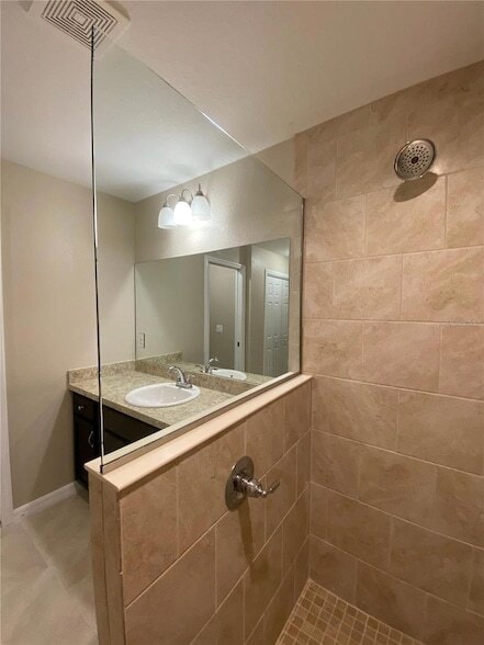 Building Photo - 5860 SW 197th Terrace