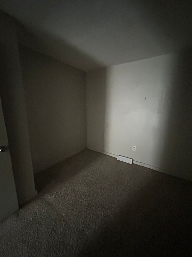 Building Photo - 3 bed 1 bath
