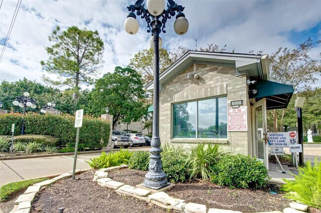 Building Photo - 6000 Reims Rd