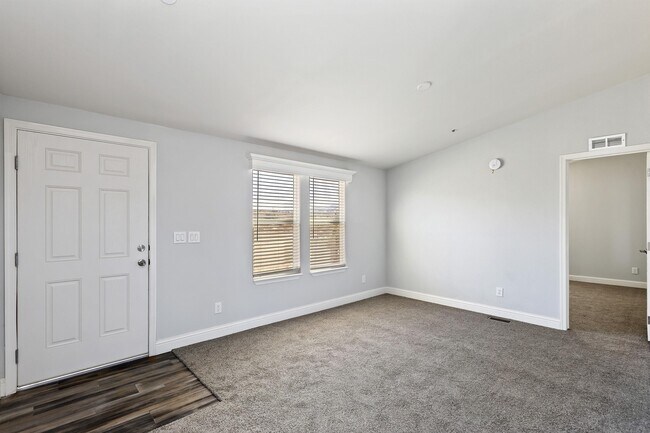 Building Photo - 60661 Chalet Dr