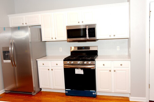 Main Kitchen - 2927 Arbor Creek Ln