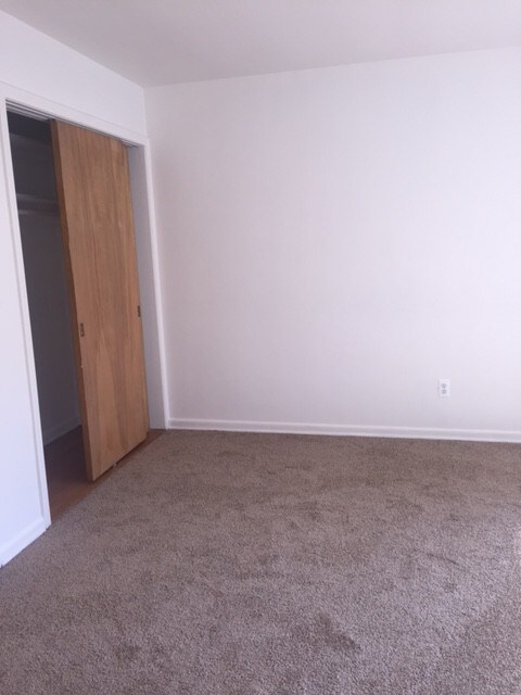 Building Photo - 915 Neff Rd