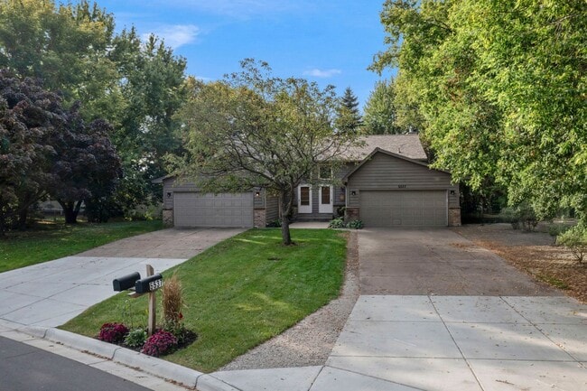 Building Photo - 3 Bedroom Golden Valley Home