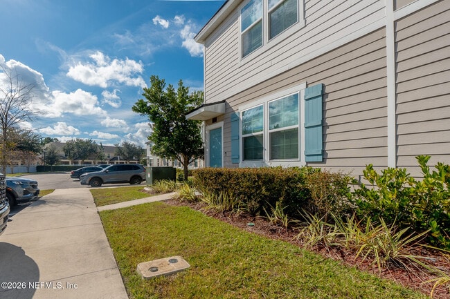 Building Photo - 513 Spanish Oaks Way