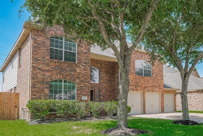 Building Photo - 21627 Cozy Hollow Ln